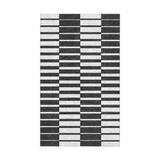 Spectra Black & White in 1.5' x 2.5' Size